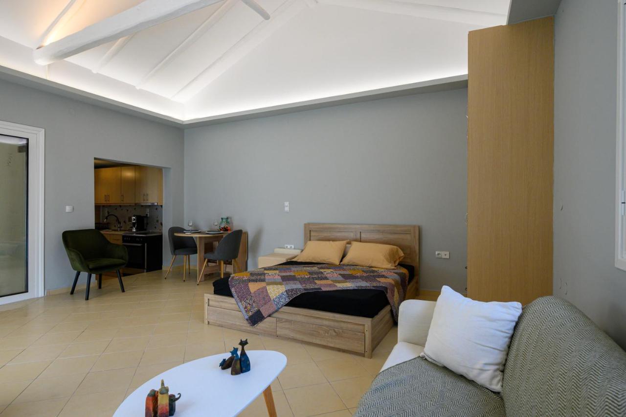 Zen Hut Apartment Kalamata Ngoại thất bức ảnh